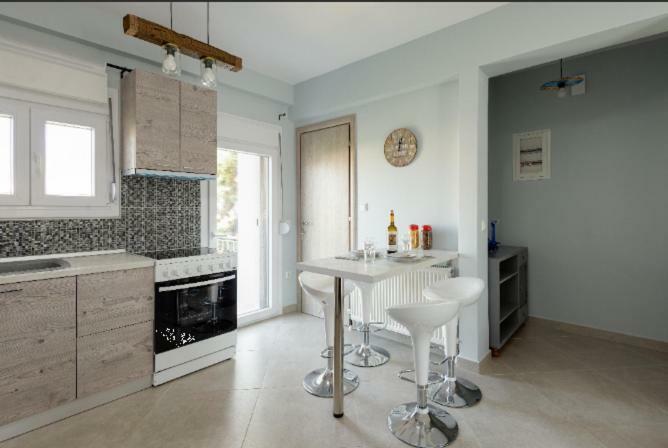 Bright Spacious Two-Bedroom Apartment سالونيك المظهر الخارجي الصورة